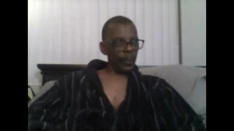 Busturgutzgd1 online show from February 3, 6:45 am