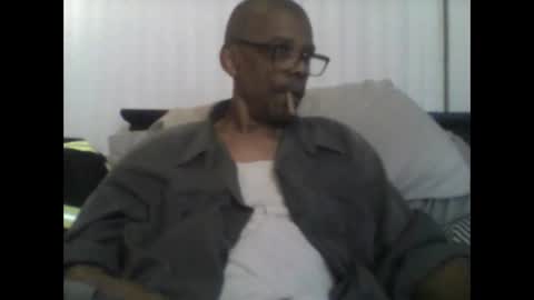 Busturgutzgd1 online show from December 23, 5:49 am