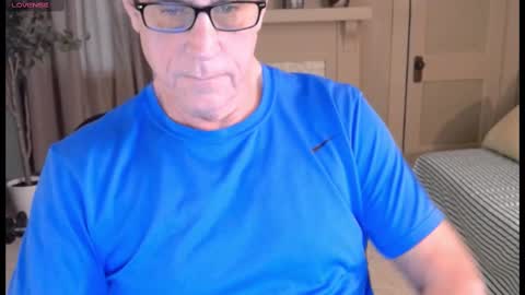 Snapshot of buttnakedfun954737 chatting on October 4, 12:21 pm Miles online show from October 4, 12:21 pm