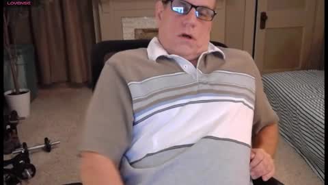 Snapshot of buttnakedfun954737 chatting on October 24, 8:05 am Miles online show from October 24, 8:05 am