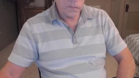 Snapshot of buttnakedfun954737 chatting on January 3, 11:35 am Miles online show from January 3, 11:35 am