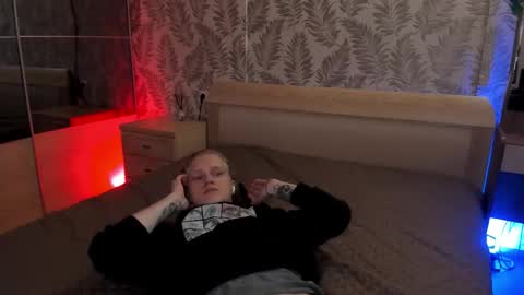 Snapshot of cactusjames_69 chatting on September 18, 7:05 pm James online show from September 18, 7:05 pm