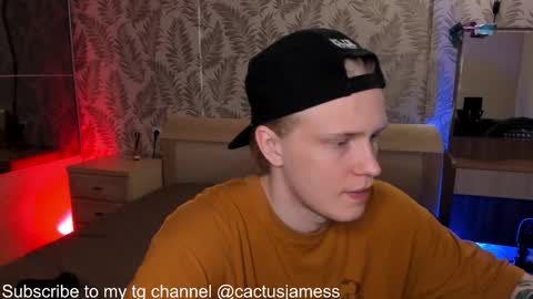Snapshot of cactusjames_69 chatting on October 3, 9:42 pm James online show from October 3, 9:42 pm