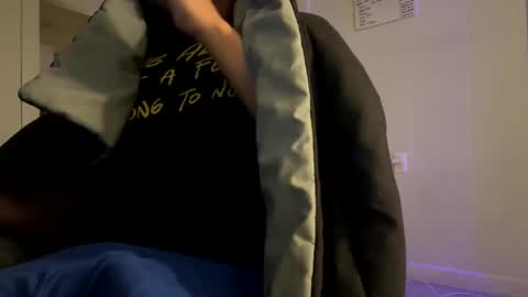 Snapshot of cakezoverfakez chatting on March 12, 9:02 am longjohns online show from March 12, 9:02 am