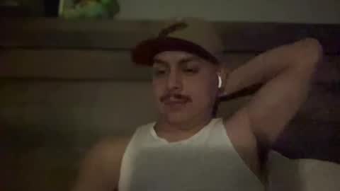 Snapshot of cali_boy818 chatting on February 1, 6:32 am . online show from February 1, 6:32 am