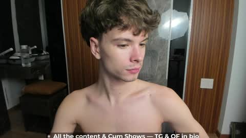 Hey I am Calvin  online show from May 13, 5:21 pm