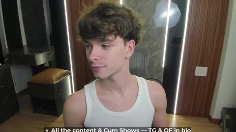 Hey I am Calvin  online show from April 28, 5:17 pm