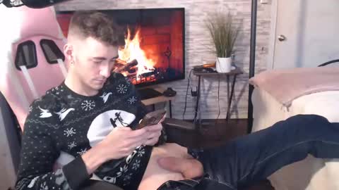 calvin_tanner online show from December 21, 8:32 pm