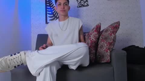 Snapshot of cameron_lux4 chatting on September 18, 12:40 pm CAMERON online show from September 18, 12:40 pm