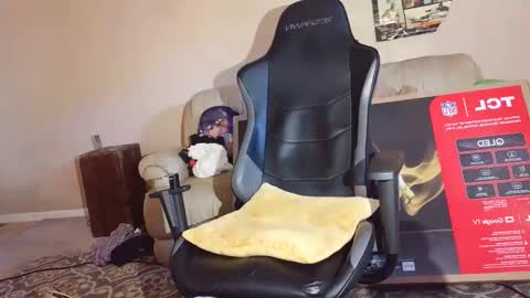 camerondt online show from April 24, 3:47 pm