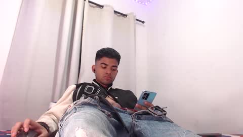 Snapshot of camillo_beischel_ chatting on September 11, 4:17 pm camillo_beischel_ online show from September 11, 4:17 pm