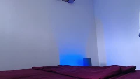 camilo_contre21 online show from March 17, 8:00 pm