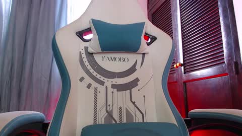 camilo_contre21 online show from February 13, 7:52 pm