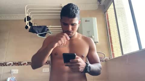 camilo_contre21 online show from January 18, 8:30 pm