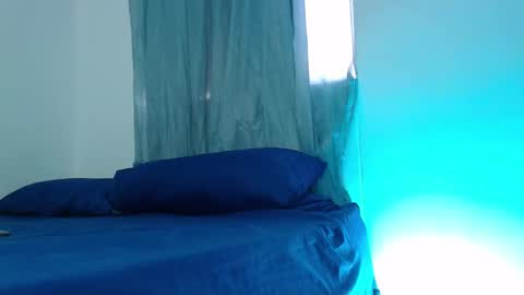 camilo_contre21 online show from February 26, 8:20 pm