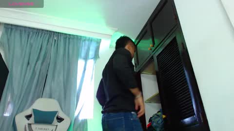 camilo_contre21 online show from December 4, 9:24 pm