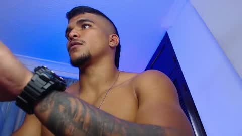 camilo_contre21 online show from February 14, 8:15 pm