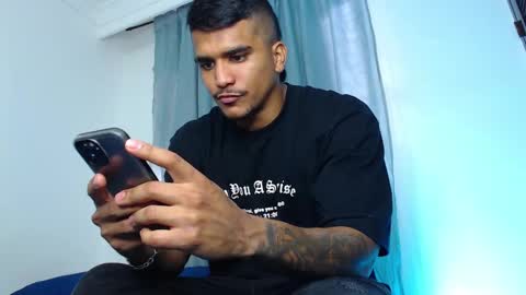 camilo_contre21 online show from March 5, 9:28 pm