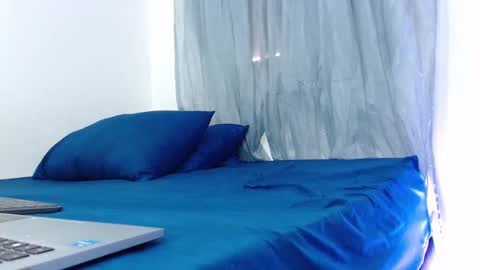 camilo_contre21 online show from March 11, 7:47 pm