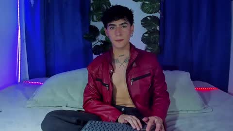 Snapshot of camilo_xcam chatting on February 8, 7:27 pm CAMILO online show from February 8, 7:27 pm