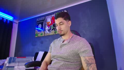 Snapshot of camiloalvarezzz3 chatting on February 1, 2:13 pm CAMILO online show from February 1, 2:13 pm