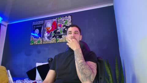 Snapshot of camiloalvarezzz3 chatting on January 7, 1:10 pm CAMILO online show from January 7, 1:10 pm