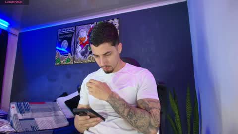 Snapshot of camiloalvarezzz3 chatting on January 24, 12:52 pm CAMILO online show from January 24, 12:52 pm