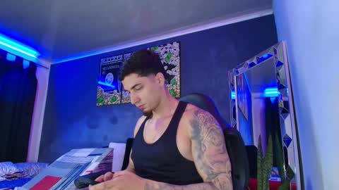 Snapshot of camiloalvarezzz3 chatting on March 11, 12:39 pm CAMILO online show from March 11, 12:39 pm
