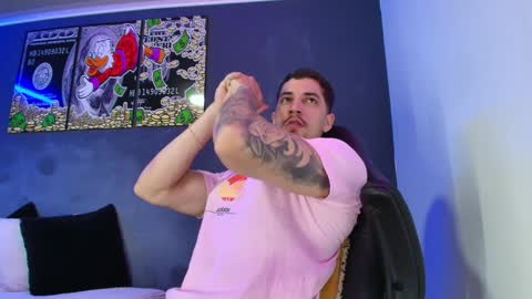 Snapshot of camiloalvarezzz3 chatting on January 31, 1:34 pm CAMILO online show from January 31, 1:34 pm