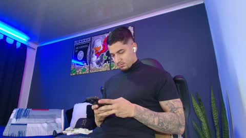 Snapshot of camiloalvarezzz3 chatting on December 14, 2:10 pm CAMILO online show from December 14, 2:10 pm