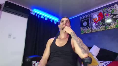 Snapshot of camiloalvarezzz3 chatting on February 9, 1:35 pm CAMILO online show from February 9, 1:35 pm