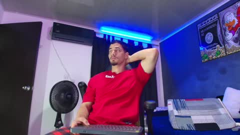 Snapshot of camiloalvarezzz3 chatting on February 8, 12:39 pm CAMILO online show from February 8, 12:39 pm