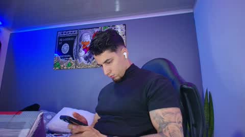 Snapshot of camiloalvarezzz3 chatting on September 19, 7:13 pm CAMILO online show from September 19, 7:13 pm