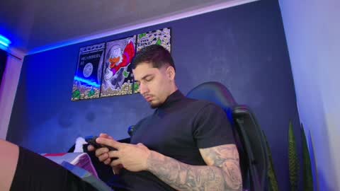 Snapshot of camiloalvarezzz3 chatting on January 22, 12:38 pm CAMILO online show from January 22, 12:38 pm