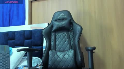 Snapshot of camilobass_ chatting on January 31, 1:22 am Camilo Bass online show from January 31, 1:22 am