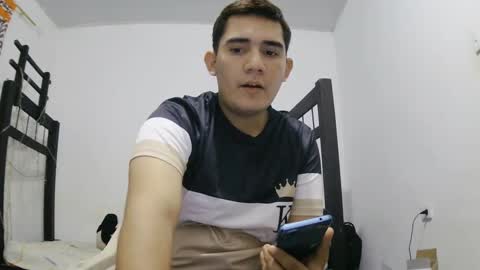 Snapshot of camilowhite_ chatting on September 17, 1:50 am Camilowhite online show from September 17, 1:50 am