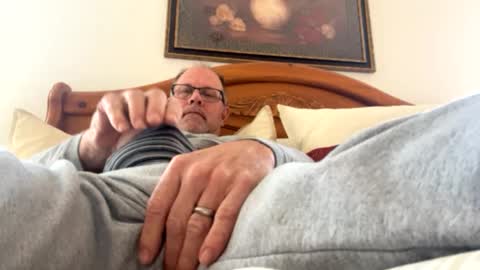 Snapshot of camperjay chatting on January 22, 8:49 pm james online show from January 22, 8:49 pm