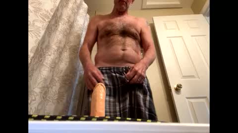 Snapshot of camperjay chatting on February 15, 9:39 pm james online show from February 15, 9:39 pm