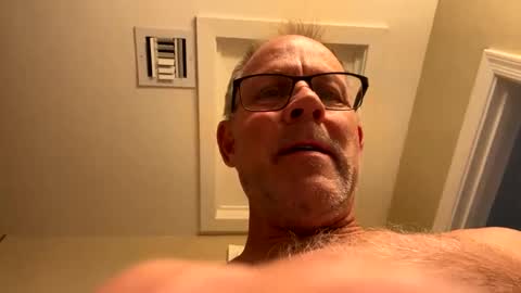 Snapshot of camperjay chatting on January 14, 10:12 pm james online show from January 14, 10:12 pm