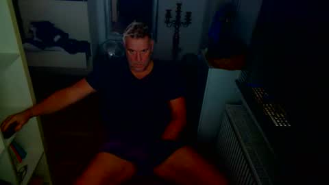 camunication online show from November 23, 8:42 pm