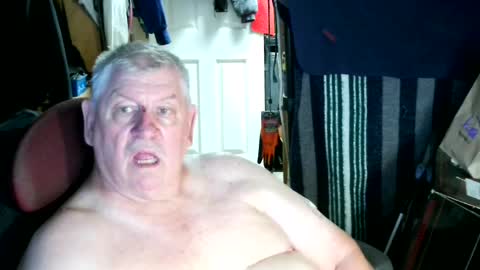 canoelicker69 online show from July 16, 6:59 pm