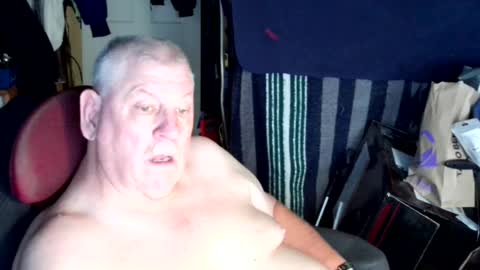 canoelicker69 online show from August 2, 7:23 pm