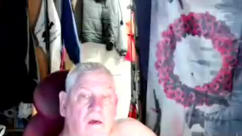 canoelicker69 online show from June 25, 7:18 pm