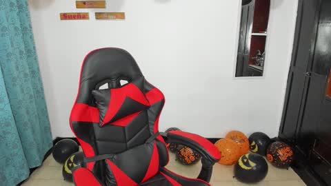 Snapshot of capitan_jones007 chatting on October 9, 12:10 pm jones online show from October 9, 12:10 pm