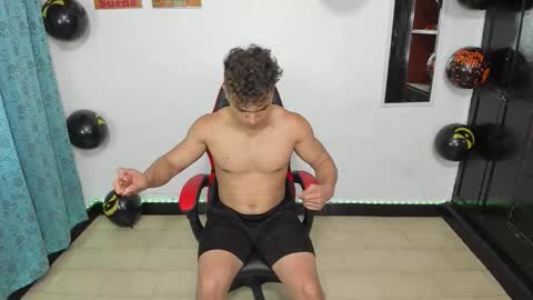 Snapshot of capitan_jones007 chatting on October 7, 1:37 pm jones online show from October 7, 1:37 pm