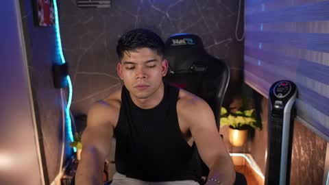 David Capizzi online show from April 21, 1:19 am