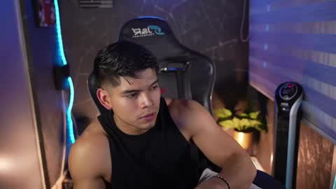 David Capizzi online show from April 21, 1:42 am