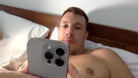 Snapshot of capt_oliver chatting on October 13, 5:24 am follow my twitter online show from October 13, 5:24 am