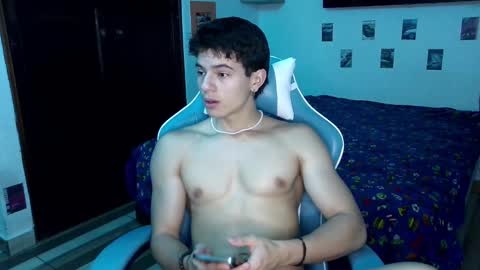 Snapshot of carapalida9008 chatting on December 3, 4:39 pm carapalida9008 online show from December 3, 4:39 pm