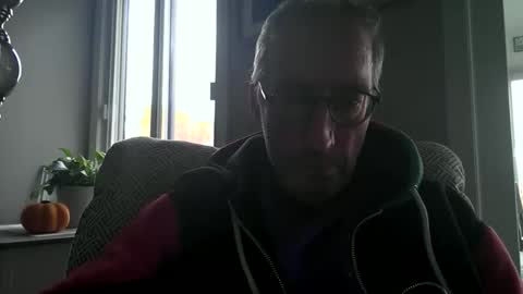 Caressluving online show from October 22, 7:05 pm